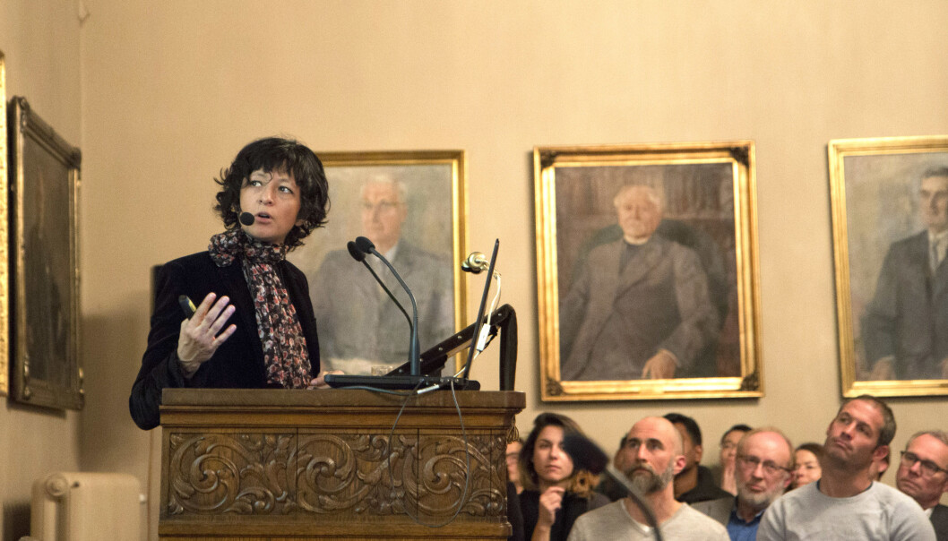 Emmanuelle Charpentier er en av forskerne som fant ut at det såkalte CRISPR Cas9 kan brukes til å redigere i DNA. Hun besøkte Det Norske Videnskaps-Akademi i Oslo. (Foto: Ingrid Spilde) Emmanuelle Charpentier er en av forskerne som fant ut at det såkalte CRISPR Cas9 kan brukes til å redigere i DNA. Hun besøkte Det Norske Videnskaps-Akademi i Oslo. (Foto: Ingrid Spilde)