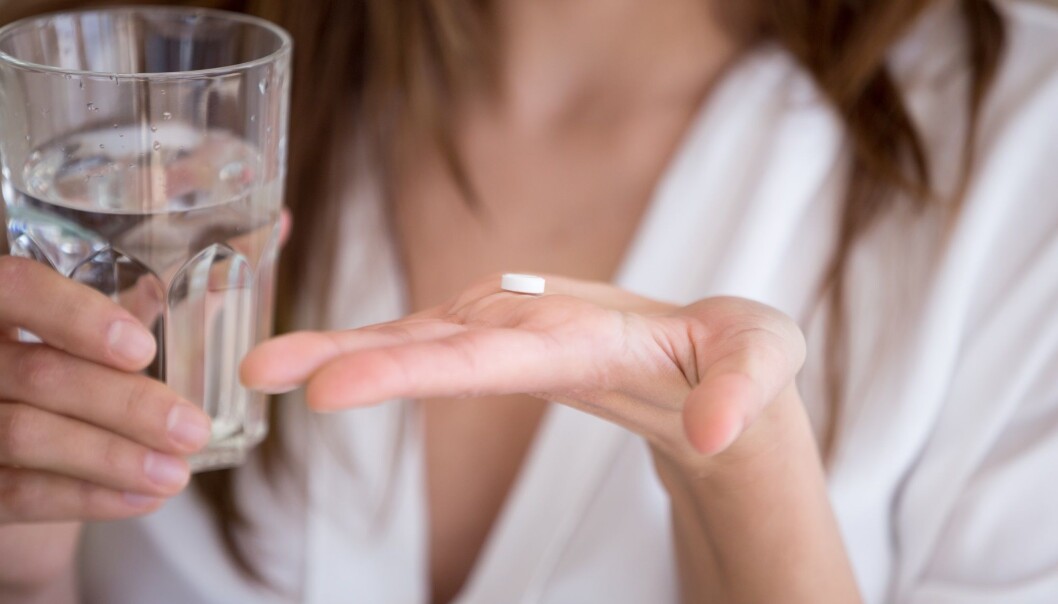 Behandlingen for såkalt medikamentoverforbrukshodepine er å få pasienten til å slutte å bruke medisinene. Men det er ikke alltid så lett. (Foto: fizkes, Shutterstock, NTB scanpix) Behandlingen for såkalt medikamentoverforbrukshodepine er å få pasienten til å slutte å bruke medisinene. Men det er ikke alltid så lett. (Foto: fizkes, Shutterstock, NTB scanpix)