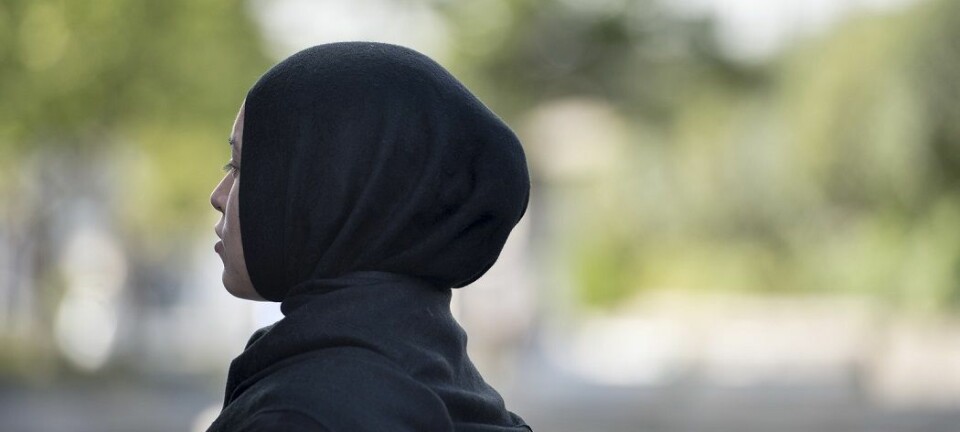 Et økende antall unge norske kvinner begynner med hijab selv om deres mødre kanskje aldri har dekket til hodet. (Foto: Colourbox)
