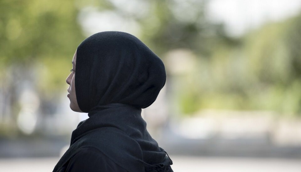 Et økende antall unge norske kvinner begynner med hijab selv om deres mødre kanskje aldri har dekket til hodet. (Foto: Colourbox)