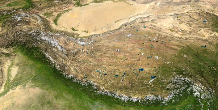 Tibetplatået sett fra verdensrommet. Fjellkjeden du ser nederst i bildet er Himalaya, hvor verdens høyeste fjell finnes. (Foto: (Bilde: NASA)) Tibetplatået sett fra verdensrommet. Fjellkjeden du ser nederst i bildet er Himalaya, hvor verdens høyeste fjell finnes. (Foto: (Bilde: NASA))