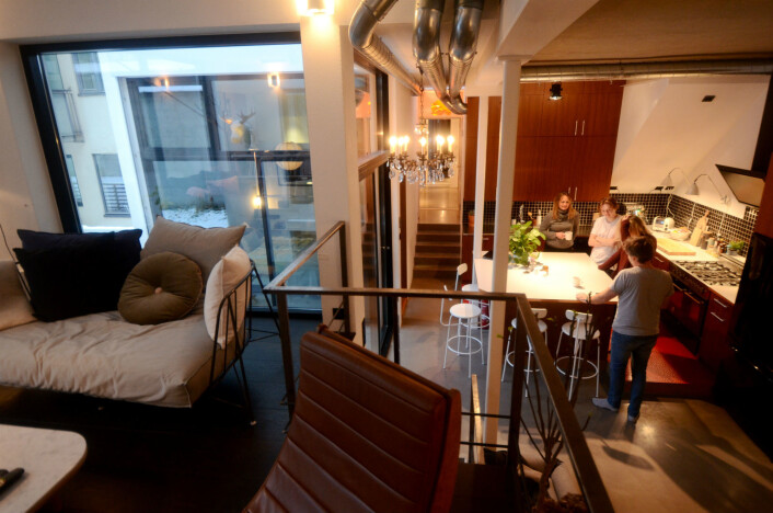 Luftig, men allikevel på bakkenivå. Og taket er blitt en grønn terrasse. (Foto: Lisbet Jære) Luftig, men allikevel på bakkenivå. Og taket er blitt en grønn terrasse. (Foto: Lisbet Jære)