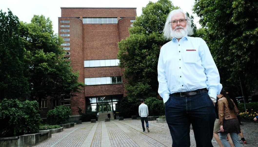 Topp-professor Nils Chr. Stenseth kjørte taxi for 512 000 kroner på UiOs rekning. Han tar fullt ansvar og vil betala tilbake dei private drosjeutgiftene. (Foto: Ola Sæther) Topp-professor Nils Chr. Stenseth kjørte taxi for 512 000 kroner på UiOs rekning. Han tar fullt ansvar og vil betala tilbake dei private drosjeutgiftene. (Foto: Ola Sæther)