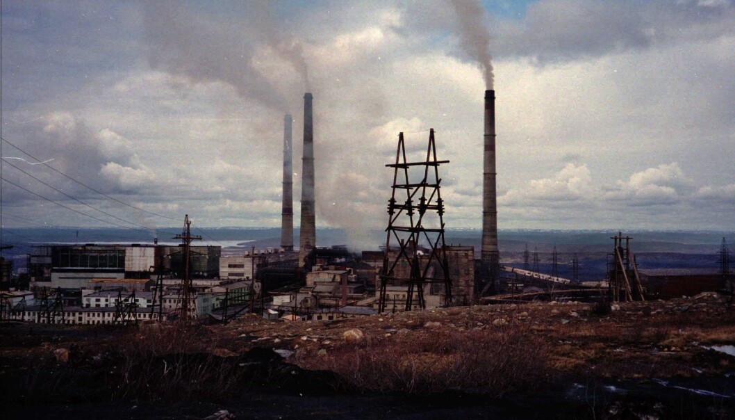 Utvinning av råvarer, som her ved smelteverket i Nikel i Russland, står for halvparten av alle klimautslipp, ifølge FN. (Arkivfoto: Skjalg Fjellheim) Utvinning av råvarer, som her ved smelteverket i Nikel i Russland, står for halvparten av alle klimautslipp, ifølge FN. (Arkivfoto: Skjalg Fjellheim)