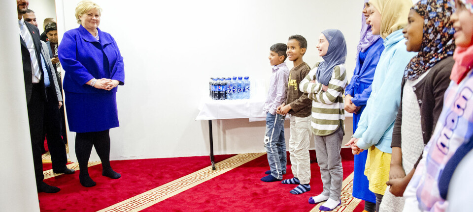 Muslimer blir sannsynligvis den yngste gruppa blant de største religionene i 2050. Her besøker statsminister Erna Solberg Islamic Cultural Centre sin moské i Oslo i fjor. (Foto: Jon Olav Nesvold/NTB scanpix)