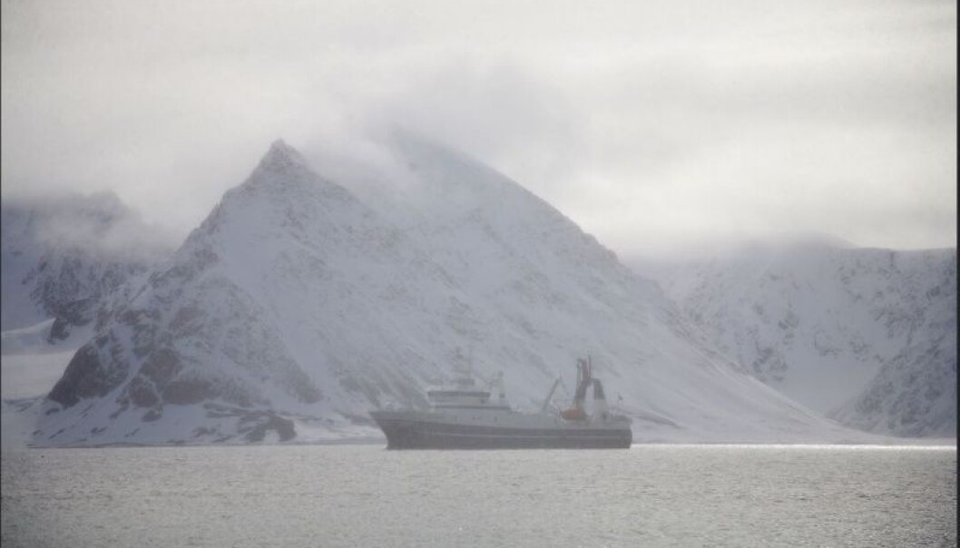 Varmere klima og issmelting har ført til at Nordvestpassasjen i Arktis er seilbar. Hva betyr det for miljøet, jussen, politikken og teknologien? (Foto: UiT) Varmere klima og issmelting har ført til at Nordvestpassasjen i Arktis er seilbar. Hva betyr det for miljøet, jussen, politikken og teknologien? (Foto: UiT)