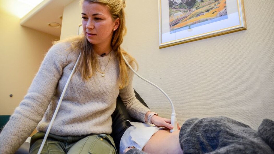 Sandra Gluppe vil undersøke "mammamager" med ultralyd for å se muskelskader og hvordan ulike øvelser kan hjelpe dem å leges. (Foto: Kjetil Grude Flekkøy, NIH) Sandra Gluppe vil undersøke "mammamager" med ultralyd for å se muskelskader og hvordan ulike øvelser kan hjelpe dem å leges. (Foto: Kjetil Grude Flekkøy, NIH)