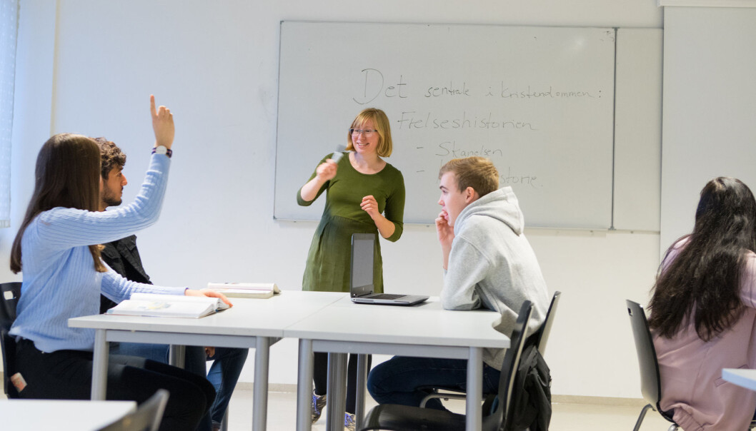En undersøkelse viser at ungdomsskolelærere ønsker å lære mer om hvordan de kan håndtere kritiske debatter om religion. (Illustrasjonsfoto: Thomas Brun, NTB scanpix) En undersøkelse viser at ungdomsskolelærere ønsker å lære mer om hvordan de kan håndtere kritiske debatter om religion. (Illustrasjonsfoto: Thomas Brun, NTB scanpix)