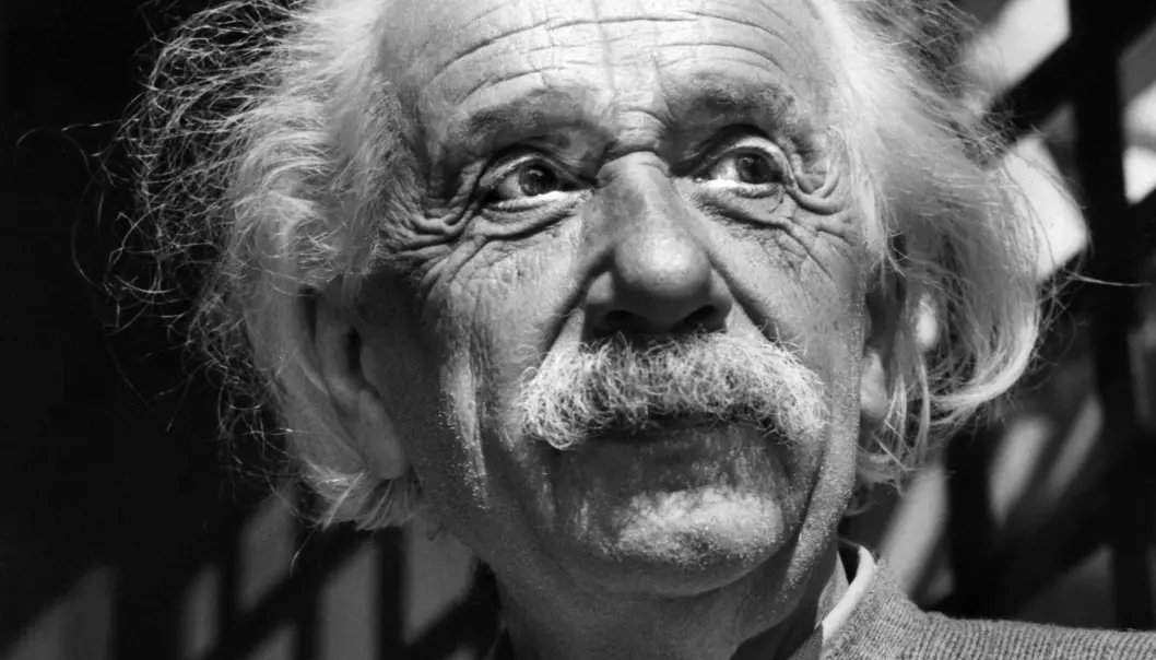 Einstein ville vært 140 år i år: Men vi er fortsatt langt unna å finne ormehullene han forutså