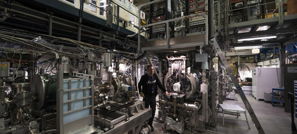 En forskergruppe ved det europeiske forskningssenteret CERN i Sveits klart å skape, fange inn, oppbevare og nå også måle antihydrogen. Mannen som har stått i spissen for eksperimentet, Jeffrey S. Hangst, kaller det «en drøm som går i oppfyllelse». (Foto: CERN)