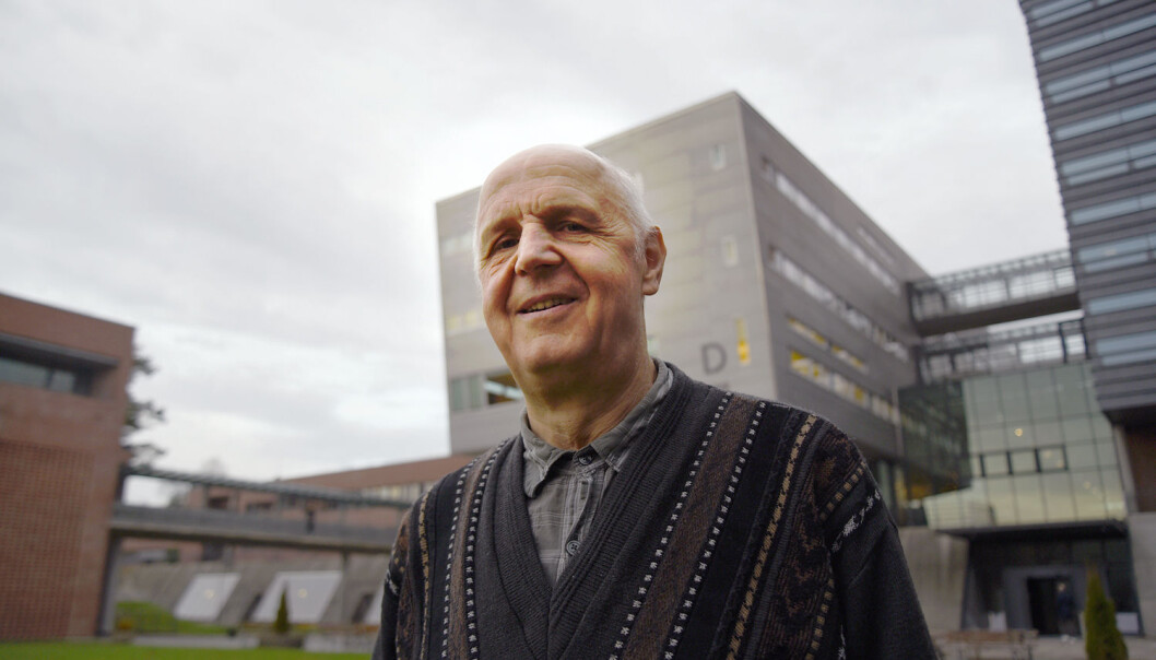 Reinhard Siegmund-Schultze ved Universitetet i Agder har funnet matematikeren som brukte uttrykket mannen i gata første gang. (Foto: Jan Arve Olsen/Universitetet i Agder) Reinhard Siegmund-Schultze ved Universitetet i Agder har funnet matematikeren som brukte uttrykket mannen i gata første gang. (Foto: Jan Arve Olsen/Universitetet i Agder)