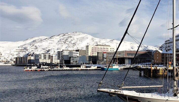 Hammerfest «skyline» med det nye kulturhuset –«Arktisk kultursenter» i forgrunnen (Foto: Privat). Hammerfest «skyline» med det nye kulturhuset –«Arktisk kultursenter» i forgrunnen (Foto: Privat).