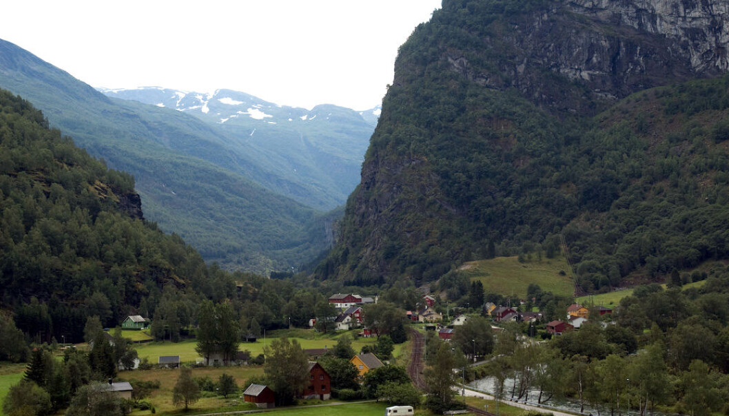 Mange skred etter siste istid har vore med på å skape det dramatiske landskapet i Flåmsdalen. Framleis er rasfaren i dalen stor. (Foto: Tomoyoshi Noguchi/Wikimedia Commons) Mange skred etter siste istid har vore med på å skape det dramatiske landskapet i Flåmsdalen. Framleis er rasfaren i dalen stor. (Foto: Tomoyoshi Noguchi/Wikimedia Commons)