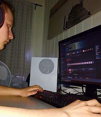 Mats Fladen Evensen fra Strømmen har blitt en kløpper i engelsk gjennom å spille dataspill. (Foto: Privat) Mats Fladen Evensen fra Strømmen har blitt en kløpper i engelsk gjennom å spille dataspill. (Foto: Privat)