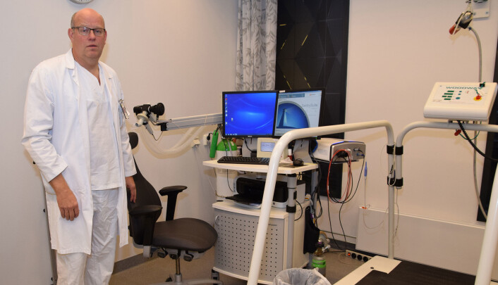 Avdelingsoverlege Terje Tollåli ved Nordlandssykehuset syntes reinnleggelser av KOLS-pasienter var unødvendig høyt og sørget for tiltak i form av bedre oppfølging hjemme hos pasientene. Det virket. (Foto: Børre Arntzen/Nordlandssykehuset) Avdelingsoverlege Terje Tollåli ved Nordlandssykehuset syntes reinnleggelser av KOLS-pasienter var unødvendig høyt og sørget for tiltak i form av bedre oppfølging hjemme hos pasientene. Det virket. (Foto: Børre Arntzen/Nordlandssykehuset)