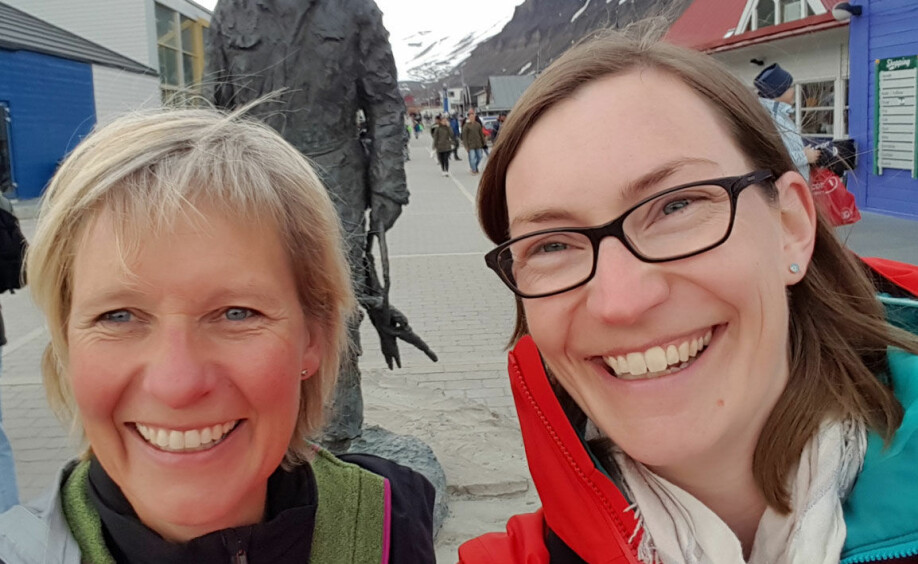 Dagmar Hagen og Kristine Bakke Westergaard, her på Svalbard. (Foto: privat)