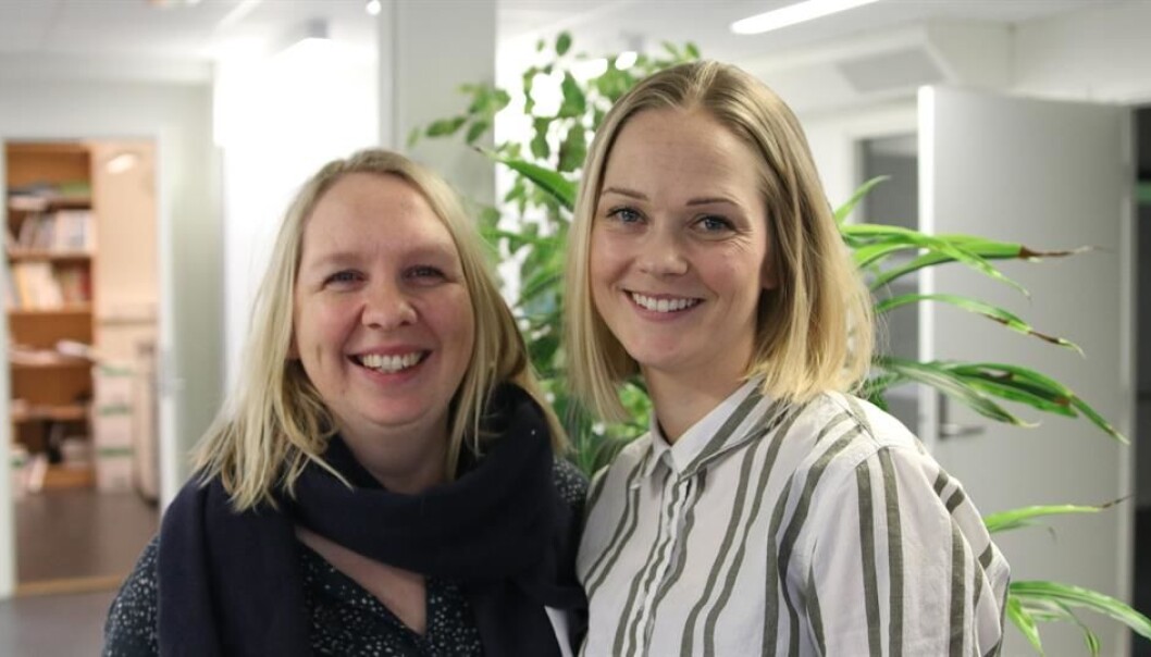 Seniorrådgiver Lene Bakke og rådgiver Marte Gausvik Musland håper at ressursene også kan brukes i barnehagelærerutdanningen og for elever i videregående skole. (Foto: HVL) Seniorrådgiver Lene Bakke og rådgiver Marte Gausvik Musland håper at ressursene også kan brukes i barnehagelærerutdanningen og for elever i videregående skole. (Foto: HVL)