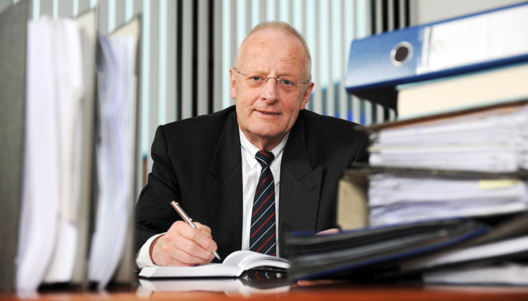 Bonuser og ekstra fridager funker bedre enn å redusere arbeidstiden for personer som nærmer seg pensjonsalderen, viser en ny doktorgradsavhandling. (Illustrasjonsfoto: Frank May / NTB scanpix) Bonuser og ekstra fridager funker bedre enn å redusere arbeidstiden for personer som nærmer seg pensjonsalderen, viser en ny doktorgradsavhandling. (Illustrasjonsfoto: Frank May / NTB scanpix)