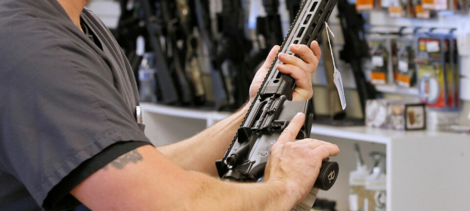 I USA får du kjøpt våpen over disk, men bare i 14 av 50 stater bryr selgeren seg om hvem du er. I butikkene i Utah sjekker de ikke bakgrunnen til våpenkjøperen. (Foto: George Frey/Reuters/NTB Scanpix)