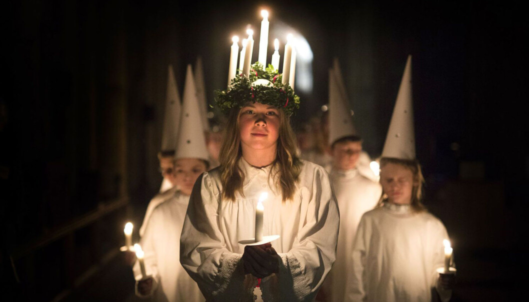 Matilda Jarl fra Stockholm går først i Sankta Lucia-toget i katedralen York Minster fredag 9. desember i år. (Foto: Andrew McCaren/LNP/REX/Shutterstock) Matilda Jarl fra Stockholm går først i Sankta Lucia-toget i katedralen York Minster fredag 9. desember i år. (Foto: Andrew McCaren/LNP/REX/Shutterstock)