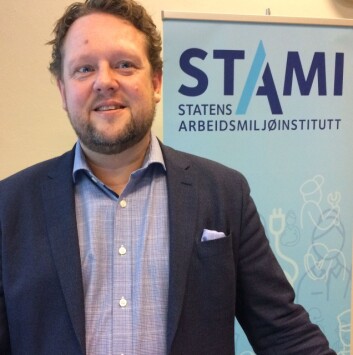 - Det er en myte at forbedringer i de ansattes arbeidsmiljø koster. Det fører til økt lønnsomhet for bedriften, i tillegg til bedre helse for de ansatte, sa Pål Molander, instituttdirektør ved STAMI. (Foto: Anne Lise Stranden/forskning.no) - Det er en myte at forbedringer i de ansattes arbeidsmiljø koster. Det fører til økt lønnsomhet for bedriften, i tillegg til bedre helse for de ansatte, sa Pål Molander, instituttdirektør ved STAMI. (Foto: Anne Lise Stranden/forskning.no)
