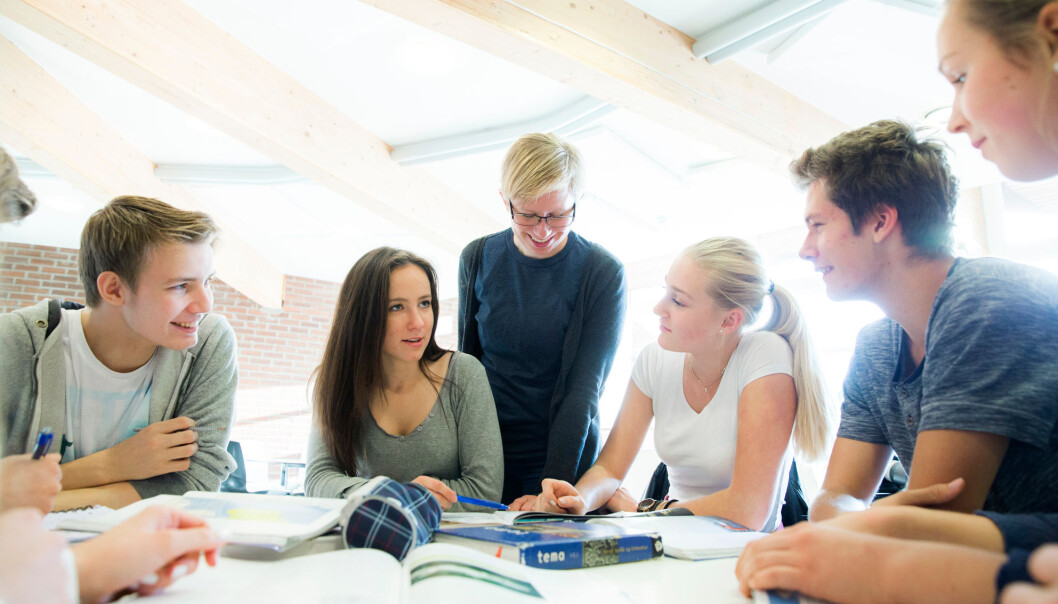 Studien viser at læreren kan og bør påvirke engasjementet hos elevene, og det er særlig viktig for gutter og elever i ungdomsskolen. (Foto: NTB scanpix) Studien viser at læreren kan og bør påvirke engasjementet hos elevene, og det er særlig viktig for gutter og elever i ungdomsskolen. (Foto: NTB scanpix)