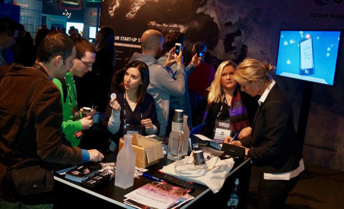 ESAs stand på innovasjonsmessen Slush i Finland i 2017 ble godt besøkt. (Foto: ESA/J. Makinen) ESAs stand på innovasjonsmessen Slush i Finland i 2017 ble godt besøkt. (Foto: ESA/J. Makinen)