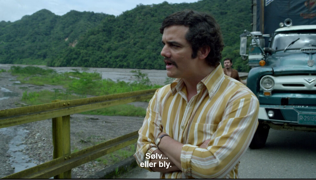 Når Pablo Escobar tilbyr nokon sølv eller bly, er det ikkje snakk om metallklumpar. Her spilt av Wagner Moura i Netflix-serien Narcos. (Foto: Skjermbilde fra Netflix) Når Pablo Escobar tilbyr nokon sølv eller bly, er det ikkje snakk om metallklumpar. Her spilt av Wagner Moura i Netflix-serien Narcos. (Foto: Skjermbilde fra Netflix)