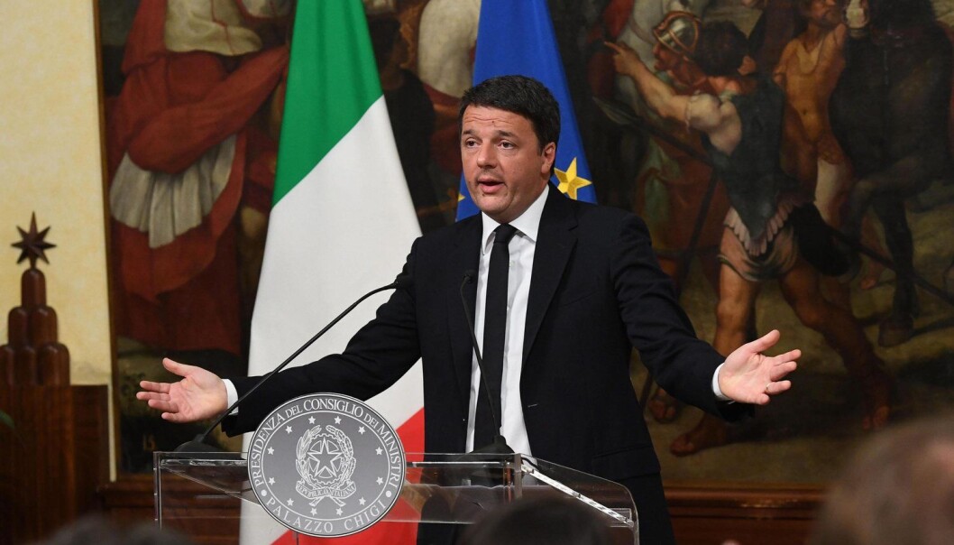 Statsminister Matteo Renzi satset stillingen sin på at italienske velgere skulle si ja i en folkeavstemning for å endre grunnloven. Han tapte. (Foto: Epa, Alessandro Di Meo, NTB scanpix) Statsminister Matteo Renzi satset stillingen sin på at italienske velgere skulle si ja i en folkeavstemning for å endre grunnloven. Han tapte. (Foto: Epa, Alessandro Di Meo, NTB scanpix)