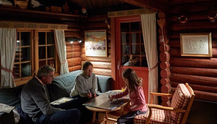 Hytta står der og venter på innrykk, sommer som vinter. Den er et sted der flere generasjoner er samlet over tid. (Foto: Haakon Harriss, Norsk Folkemuseum) Hytta står der og venter på innrykk, sommer som vinter. Den er et sted der flere generasjoner er samlet over tid. (Foto: Haakon Harriss, Norsk Folkemuseum)