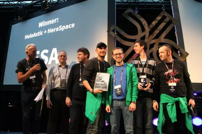 Gruppen HoloAstic vant den ene av ESAs to priser for appen sin som bruker satellittdata for bedre transportlogistikk. (Foto: FGI/Laura Eskelinen)