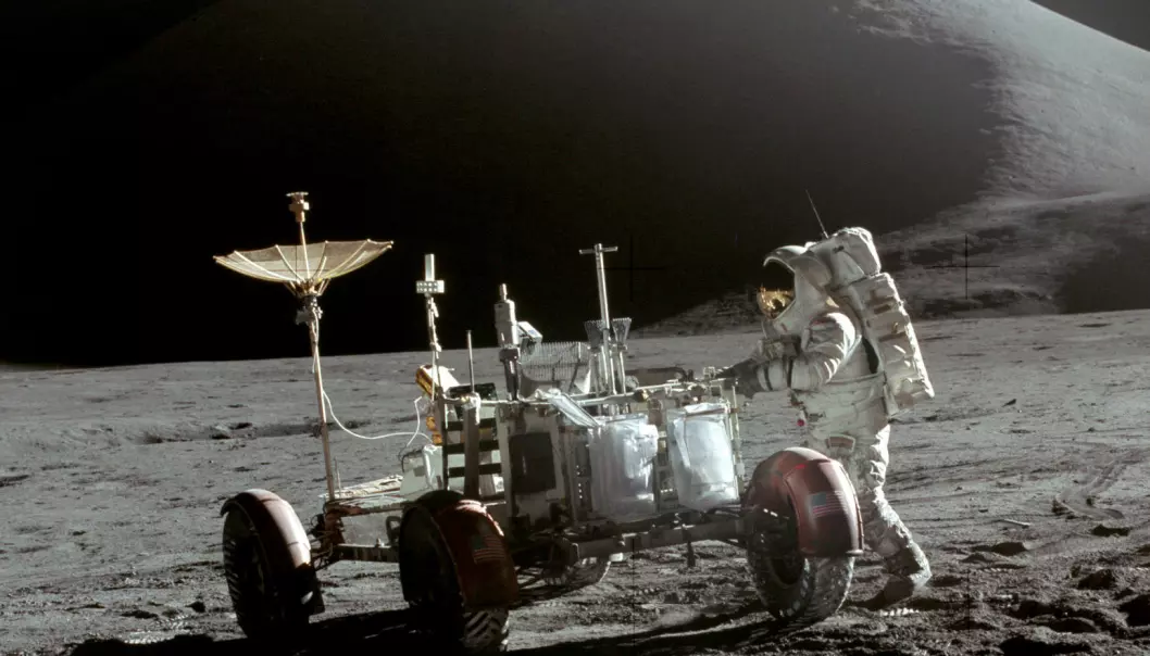 Dette er en av månebilene som står igjen på månen. Dette bildet er fra Apollo 15-oppdraget i 1971. (Bilde: NASA/David Scott)