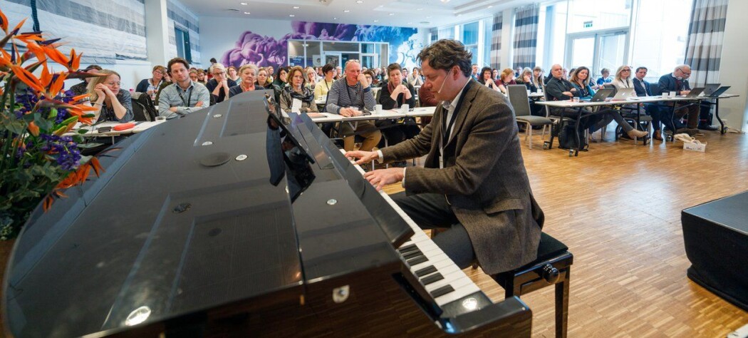 Ledere, kulturarbeidere, ansatte og andre i helsesektoren fikk lære mer om forskning på musikk og helse. (Foto: Thomas Jergel, Camerat) Ledere, kulturarbeidere, ansatte og andre i helsesektoren fikk lære mer om forskning på musikk og helse. (Foto: Thomas Jergel, Camerat)