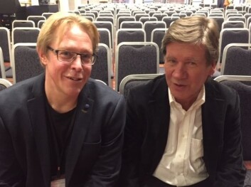 Peter Friberg (t.v) har vært med å utvikle et program for skolevegrere i Sverige som kalles Hemmasittarprogrammet. Terje Ogden, forskningsdirektør ved Atferdssenteret, mener at vi bør få programmet tilpasset norske forhold. Skolevegring er et økende problem og ingens er ut til å ha en god strategi på hvordan vi skal jobbe med det, mener han. (Foto: Siw Ellen Jakobsen) Peter Friberg (t.v) har vært med å utvikle et program for skolevegrere i Sverige som kalles Hemmasittarprogrammet. Terje Ogden, forskningsdirektør ved Atferdssenteret, mener at vi bør få programmet tilpasset norske forhold. Skolevegring er et økende problem og ingens er ut til å ha en god strategi på hvordan vi skal jobbe med det, mener han. (Foto: Siw Ellen Jakobsen)