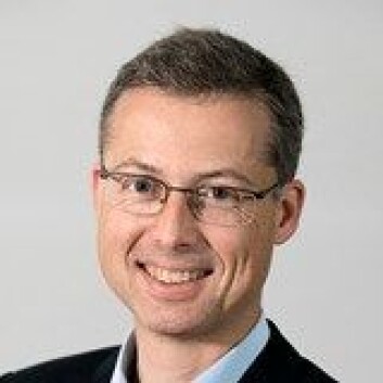 - Det er gunstig at en liten gruppe som sparer i bank, nå slipper formuesskatt. Men noe formue er fortsatt for lavt verdsatt, mener professor Jarle Møen ved NHH. (Foto: NHH) - Det er gunstig at en liten gruppe som sparer i bank, nå slipper formuesskatt. Men noe formue er fortsatt for lavt verdsatt, mener professor Jarle Møen ved NHH. (Foto: NHH)