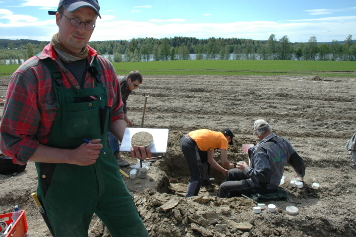 Forsker Till Seehusen i NIBIO leder prosjektet med pakkeforsøk. (Foto: Jon Schärer) Forsker Till Seehusen i NIBIO leder prosjektet med pakkeforsøk. (Foto: Jon Schärer)