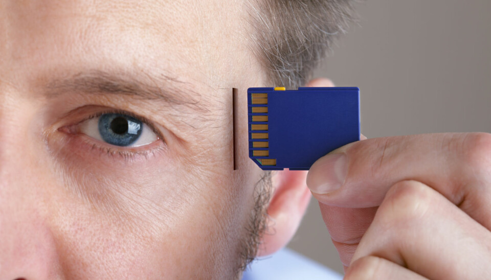 Tenk hvis vi kunne skru opp intelligensen ved å implantere en mikrochip i hjernen? Kanskje blir det mulig en dag.  (Illustrasjonsfoto: Brian A Jackson / Shutterstock / NTB scanpix)