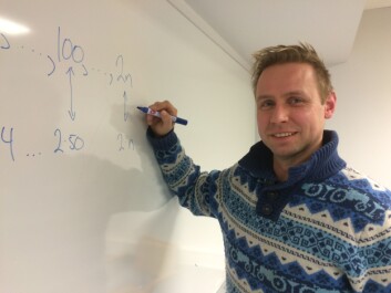 Tom Rune Kongelf ved Høgskulen i Sogn og Fjordane har forska på korleis lærebøkene introduserer algebra på ungdomstrinnet. (Foto: Idun A. Husabø) Tom Rune Kongelf ved Høgskulen i Sogn og Fjordane har forska på korleis lærebøkene introduserer algebra på ungdomstrinnet. (Foto: Idun A. Husabø)
