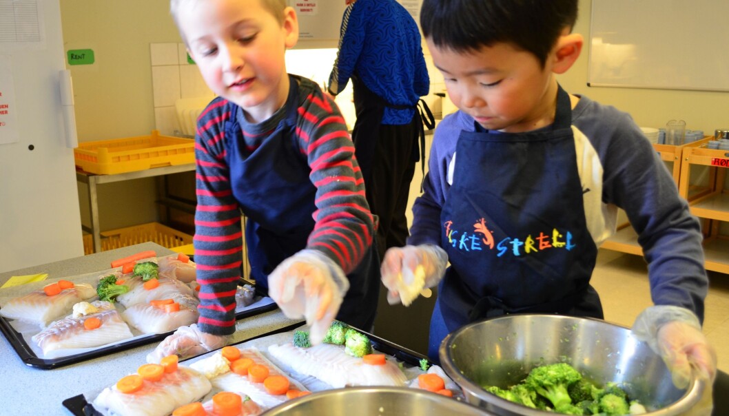 - Barn er lite interessert i helse slik vi voksne er, så man bør snakke om hvor godt maten smaker i stedet for hvor sunn den er, skriver forskerne bak denne teksten. (Foto: Siril Alm / Nofima) - Barn er lite interessert i helse slik vi voksne er, så man bør snakke om hvor godt maten smaker i stedet for hvor sunn den er, skriver forskerne bak denne teksten. (Foto: Siril Alm / Nofima)