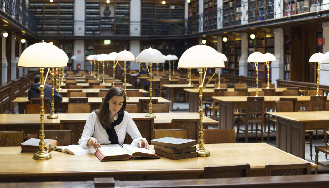 Noen har lettere for å utdanne seg enn andre. Ny studie tyder på at gener som har betydning for utdanning, også har betydning for levetid. (Illustrasjonsfoto: Lichtmeister / Shutterstock / NTB scanpix) Noen har lettere for å utdanne seg enn andre. Ny studie tyder på at gener som har betydning for utdanning, også har betydning for levetid. (Illustrasjonsfoto: Lichtmeister / Shutterstock / NTB scanpix)