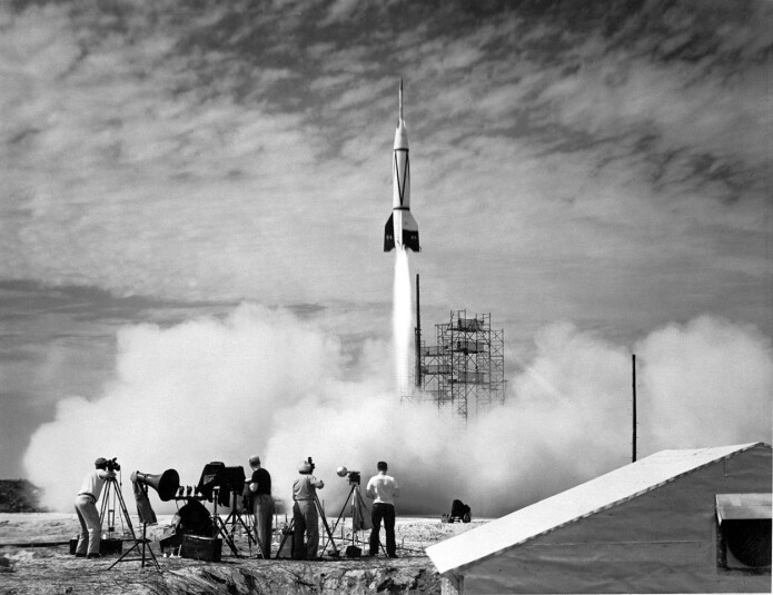 I 1950 foregikk den første oppskytingen fra Cape Caneveral med en påbygget V2-rakett kalt Bumper V2. (Foto: NASA/U.S. Army) I 1950 foregikk den første oppskytingen fra Cape Caneveral med en påbygget V2-rakett kalt Bumper V2. (Foto: NASA/U.S. Army)