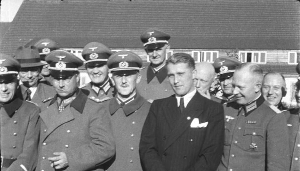 En ung Werner von Braun i dress på plass i Peenemünde. (Foto: Bundesarchiv) En ung Werner von Braun i dress på plass i Peenemünde. (Foto: Bundesarchiv)