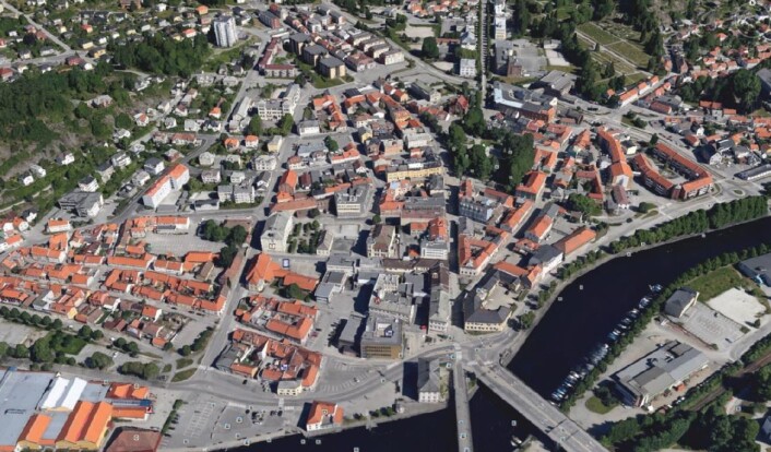 Forskerne fikk i oppdrag å finne ut av om det er mulig å utnytte og utvikle Halden sentrum, og hvilke konsekvenser det vil få for byen og innbyggerne. (Foto: Google Earth) Forskerne fikk i oppdrag å finne ut av om det er mulig å utnytte og utvikle Halden sentrum, og hvilke konsekvenser det vil få for byen og innbyggerne. (Foto: Google Earth)