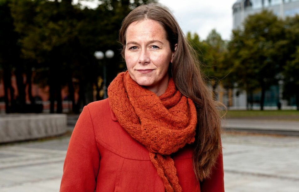Forfatter Bergljot Kaslegard gruer seg til å bli gammel. Hun mener at hun har skriver ut sin redsel i sin siste roman. (Foto: Niklas Lello/Aschehoug)