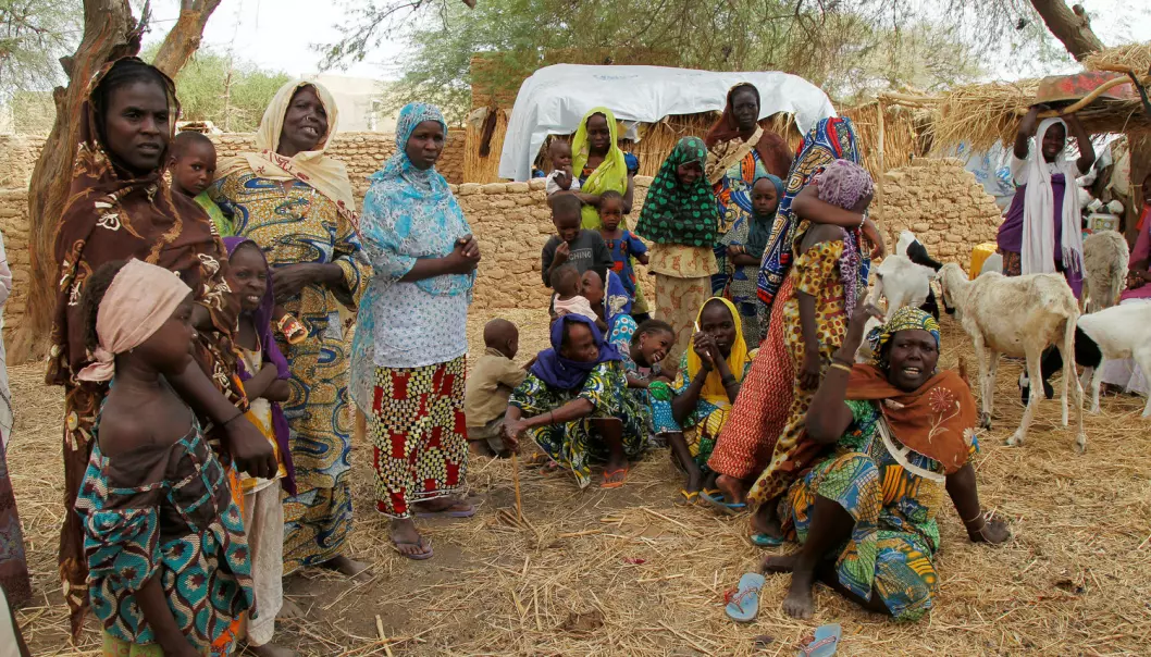 Boko Haram held seg nordaust i Nigeria, i relativt utilgjengelege grenseområde. På bildet er nigerianske flyktningar som har reist frå landsbygda si som følge av eit angrep av Boko Haram. Bildet vart teken 21. juni 2016. (Foto: Reuters / NTB scanpix)