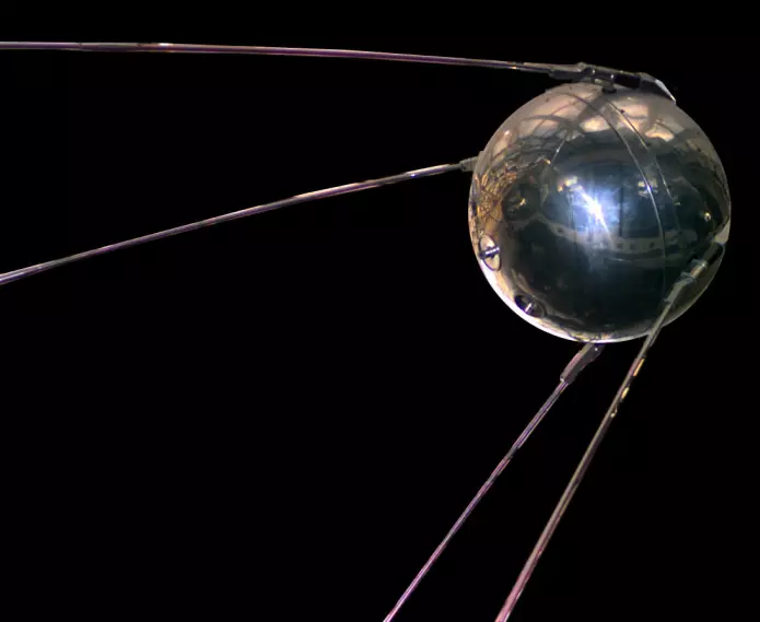 Replika av Sputnik 1. (Foto: National Space and Air Museum)