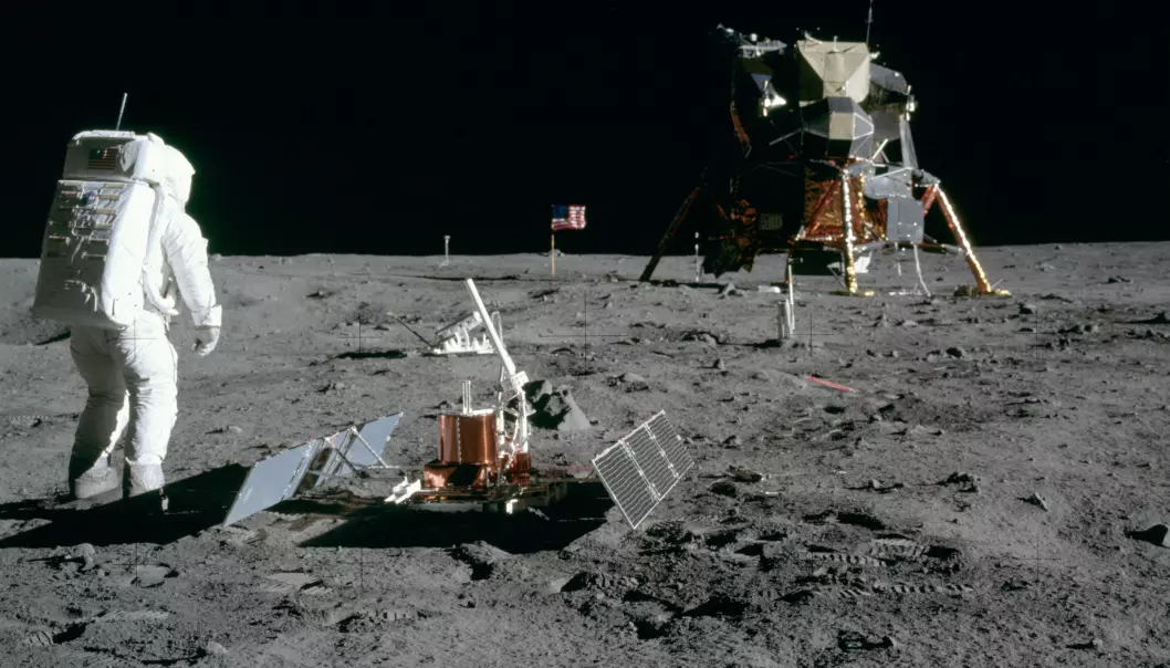 Reisen til månen var langt fra udramatisk. Erik Tandberg forteller hvordan amerikanerne til slutt greide å sende mennesker til månen. (Foto: NASA)
