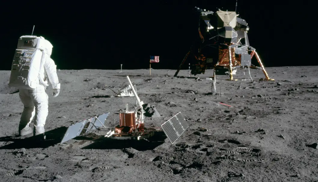 Reisen til månen var langt fra udramatisk. Erik Tandberg forteller hvordan amerikanerne til slutt greide å sende mennesker til månen. (Foto: NASA) Reisen til månen var langt fra udramatisk. Erik Tandberg forteller hvordan amerikanerne til slutt greide å sende mennesker til månen. (Foto: NASA)