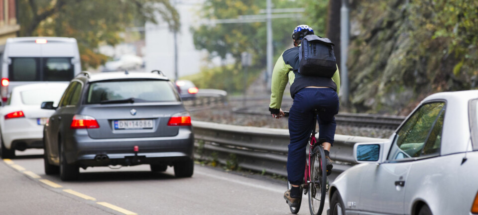 Her går det nok litt fortere enn idealhastigheten. En syklist på vei ned Kongsveien i Oslo. (Foto: Berit Roald, NTB scanpix)