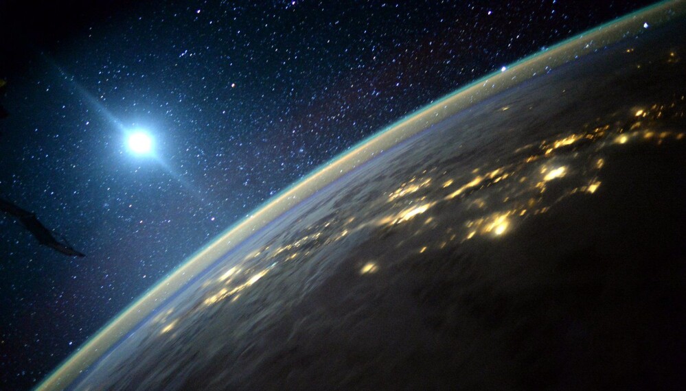 Kelly tvitret dette bildet fra romstasjonen den 5. september 2015 med teksten: #goodnight #Earth! Make me proud and I'll try and do the same. #YearInSpace. (Foto: NASA) Kelly tvitret dette bildet fra romstasjonen den 5. september 2015 med teksten: #goodnight #Earth! Make me proud and I'll try and do the same. #YearInSpace. (Foto: NASA)